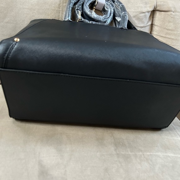 New Steve Madden Tote Purse - Picture 4 of 6